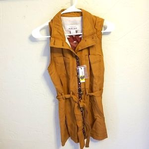 Ariat Vest size Small